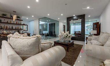 Casa en Venta de Lujo Arcos Guadalupe Zapopan