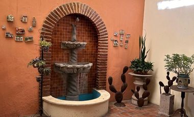 VENTA  DE CASA EN CHAPULTEPEC COUNTRY.  INVERSIÓN, ZONA FIANCIERA DE GDL.