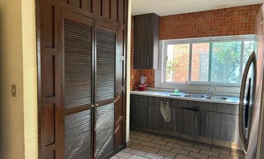 VENTA  DE CASA EN CHAPULTEPEC COUNTRY.  INVERSIÓN, ZONA FIANCIERA DE GDL.