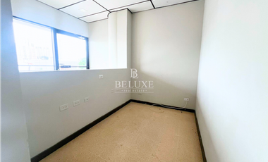 ALQUILO OFICINA EN EL DORADO/ TUMBA MUERTO (8)