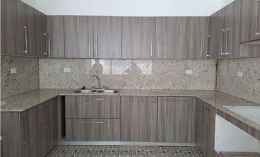 SE ALQUILA CASA REMODELADA EN SAN FRANCISCO - LOMA ALEGRE