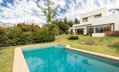 Casa en Venta en Colina la Gloria 2200