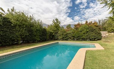 Casa en Venta en Colina la Gloria 2200