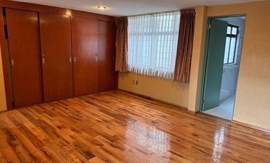 VENTA CASA PLAZA DE SAN BUENAVENTURA