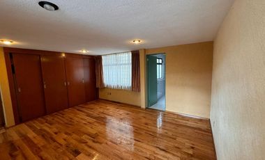 VENTA CASA PLAZA DE SAN BUENAVENTURA