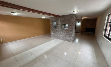 VENTA CASA PLAZA DE SAN BUENAVENTURA