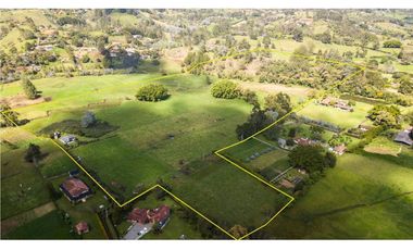 Venta Lote Independiente a 10 minutos de Llanogrande