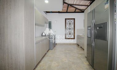 Vendo maravillosa casa de lujo en Las Palmas MEDELLIN.