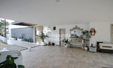 Vendo maravillosa casa de lujo en Las Palmas MEDELLIN.
