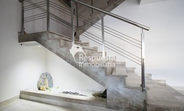 Vendo maravillosa casa de lujo en Las Palmas MEDELLIN.