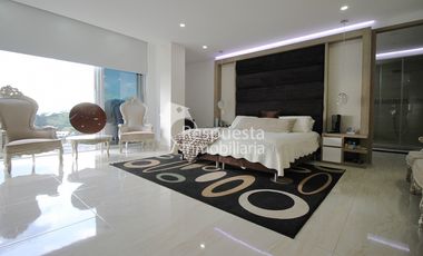 Vendo maravillosa casa de lujo en Las Palmas MEDELLIN.
