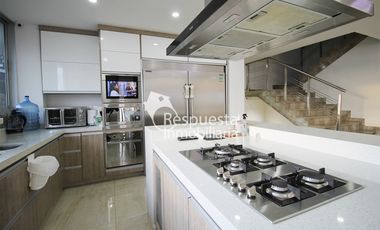 Vendo maravillosa casa de lujo en Las Palmas MEDELLIN.