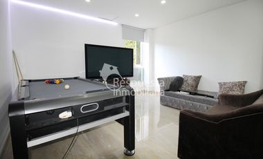 Vendo maravillosa casa de lujo en Las Palmas MEDELLIN.