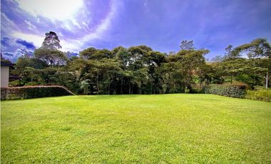Venta Lote con Quebrada Parcelacion El Retiro Exotica con Bosque