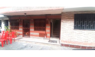 EN VENTA PROPIEDAD DE TRES PLANTAS EN EL MUNICIPIO DE ITAGUI / S/357