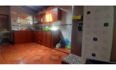 EN VENTA PROPIEDAD DE TRES PLANTAS EN EL MUNICIPIO DE ITAGUI / S/357