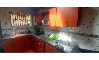 EN VENTA PROPIEDAD DE TRES PLANTAS EN EL MUNICIPIO DE ITAGUI / S/357