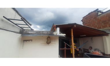 EN VENTA PROPIEDAD DE TRES PLANTAS EN EL MUNICIPIO DE ITAGUI / S/357