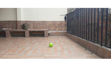 EN VENTA PROPIEDAD DE TRES PLANTAS EN EL MUNICIPIO DE ITAGUI / S/357