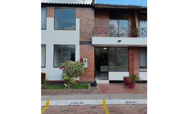 VENDO O PERMUTO CASA EN GIRARDOT POR APTO EN BOGOTA