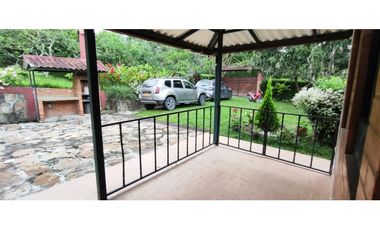 Venta de casa campestre de 1010 M2 en 490 millones en #lamesacund