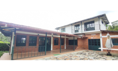Venta de casa campestre de 1010 M2 en 490 millones en #lamesacund