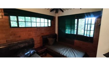 Venta de casa campestre de 1010 M2 en 490 millones en #lamesacund