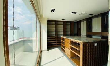 Venta PH, Las Lomas 550m hab + 100m de Roof Garden Privado