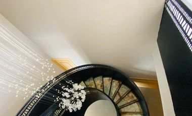 Venta PH, Las Lomas 550m hab + 100m de Roof Garden Privado