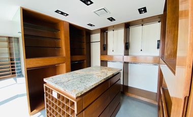 Venta PH, Las Lomas 550m hab + 100m de Roof Garden Privado