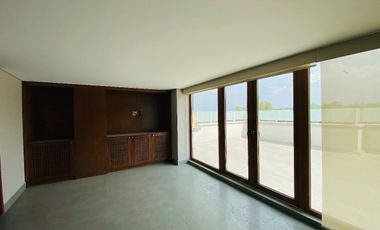 Venta PH, Las Lomas 550m hab + 100m de Roof Garden Privado