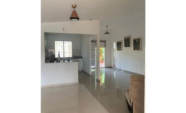 VENDO HERMOSA CASA EN URB. WEST VILLAGE HATO MONTAÑA