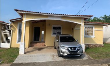 VENDO HERMOSA CASA EN URB. WEST VILLAGE HATO MONTAÑA