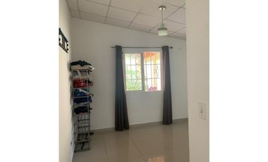 VENDO HERMOSA CASA EN URB. WEST VILLAGE HATO MONTAÑA