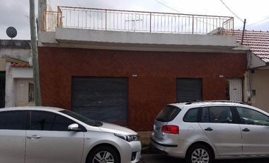 Casa en venta en Lanús, Lanús - Cochera