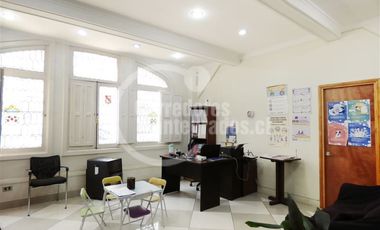 Oficina en Venta en Barrio Republica / Santiago Centro