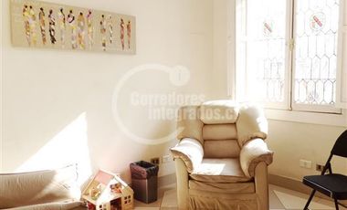 Oficina en Venta en Barrio Republica / Santiago Centro