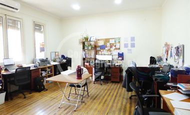 Oficina en Venta en Barrio Republica / Santiago Centro