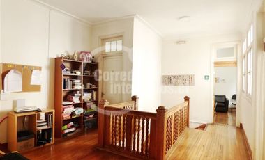 Oficina en Venta en Barrio Republica / Santiago Centro
