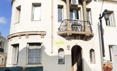 Oficina en Venta en Barrio Republica / Santiago Centro