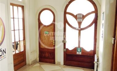 Oficina en Venta en Barrio Republica / Santiago Centro