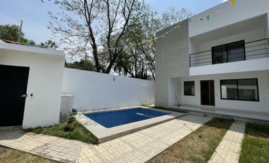 Estrena casa con alberca