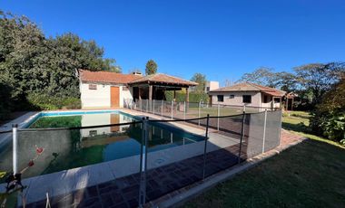 Casa quinta en venta de 1400m2 ubicado en Mercedes