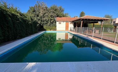 Casa quinta en venta de 1400m2 ubicado en Mercedes