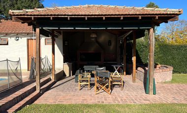 Casa quinta en venta de 1400m2 ubicado en Mercedes