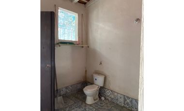 Casa en venta a una cuadra del parque de los novios