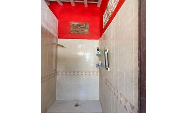 Casa en venta a una cuadra del parque de los novios