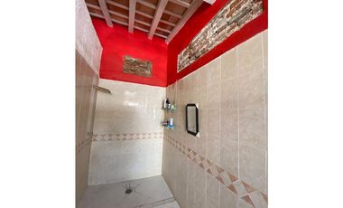 Casa en venta a una cuadra del parque de los novios