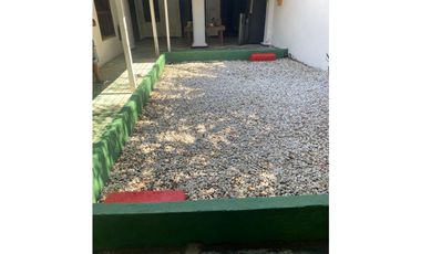 Casa en venta a una cuadra del parque de los novios