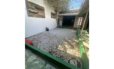 Casa en venta a una cuadra del parque de los novios